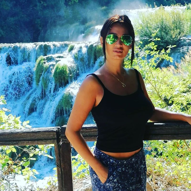 Cum arată acum Nicoleta Luciu. Vedeta &icirc;ncingea minţile bărbaţilor cu pictorialele sexy din tinerețe