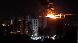 Incendiu puternic în zona de nord a Bucureștiului! Un bloc a fost cuprins de flăcări. Pompierii au intervenit cu 11 autospeciale 