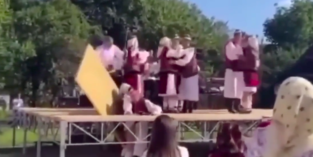 Dansatorii de la Zilele Călineștiului, Maramureș