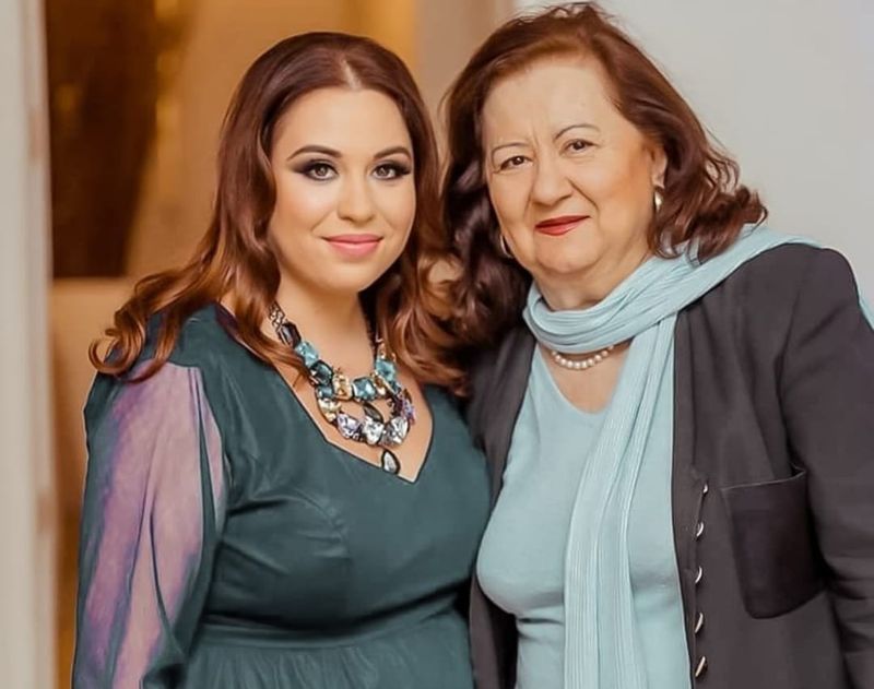 Oana Roman a fost puternic afectată de divorțul părinților ei