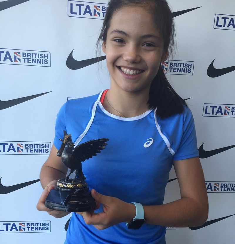 Emma Răducanu, vedeta momentului &icirc;n tenis. Performanță incredibilă la 18 ani