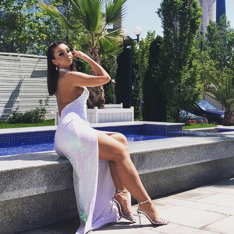 Ce mai fac Lidia și Jeni, cele două fiice ale lui Corneliu Vadim Tudor