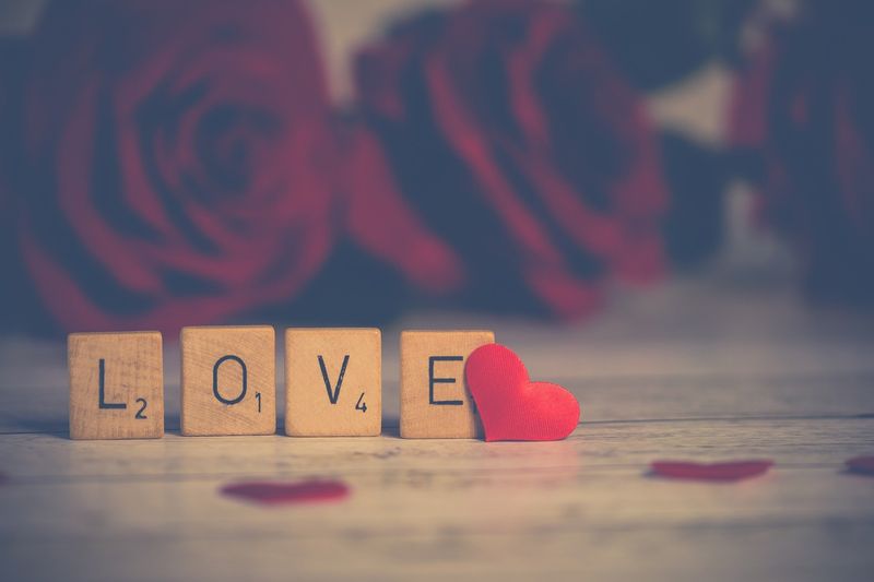 Mesaje de iubire și dor pe care să le trimiți persoanei iubite