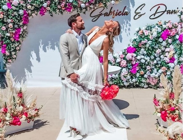 Dani Oțil și Gabriela Prisăcariu s-au căsătorit pe 15 mai