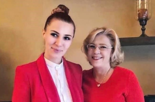 Corina Crețu și Janina Nectara 