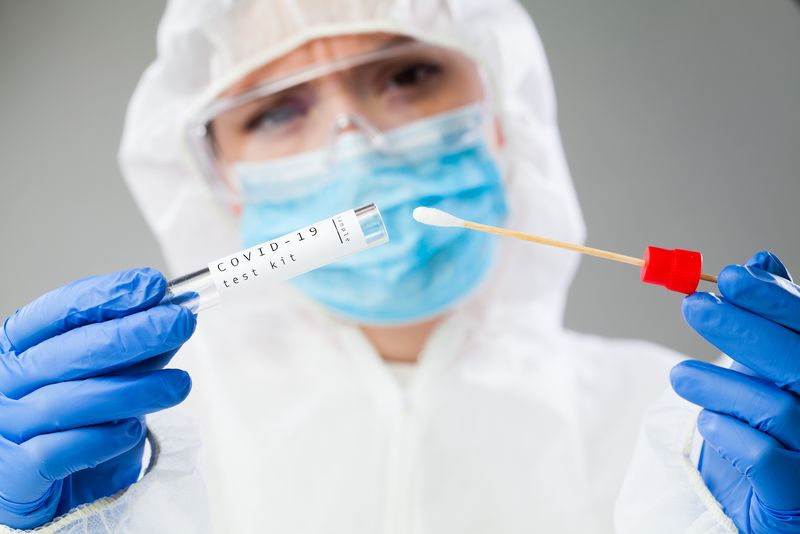 Lista farmaciilor unde te poți testa gratuit pentru COVID-19