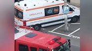 Medicii care îi verificau periodic starea de sănătate au alertat pompierii, pentru că bătrânul nu dădea niciun semn de viață