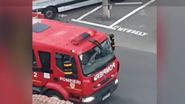 Pompierii au reușit să îl scoată pe bărbat și să îl transporte la spital