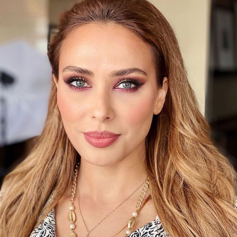 Iulia V&acirc;ntur