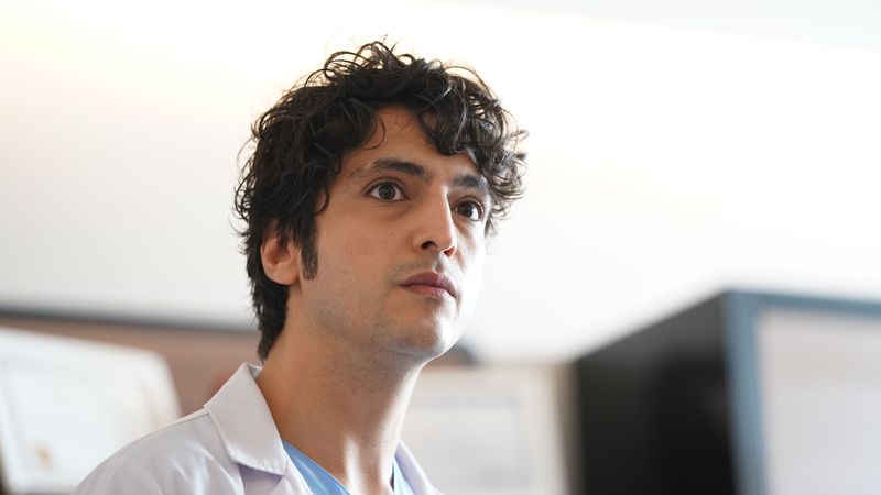 Taner Olmez, &ldquo;Doctorul minune&rdquo; din serialul omonim, de la Kanal D