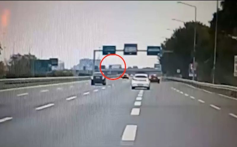Avionul s-a prăbușit având o viteză de 300 km/oră