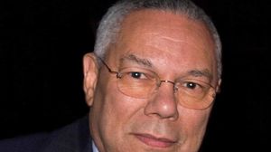 Colin Powell a murit