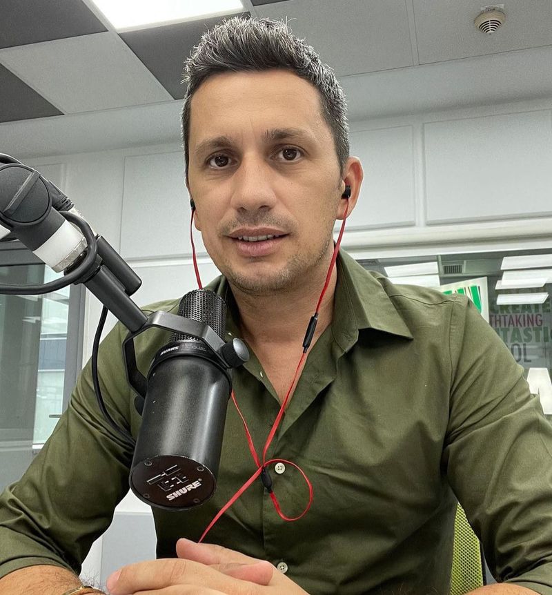 Flick și-a anunțat demisia de la radio &icirc;n versuri