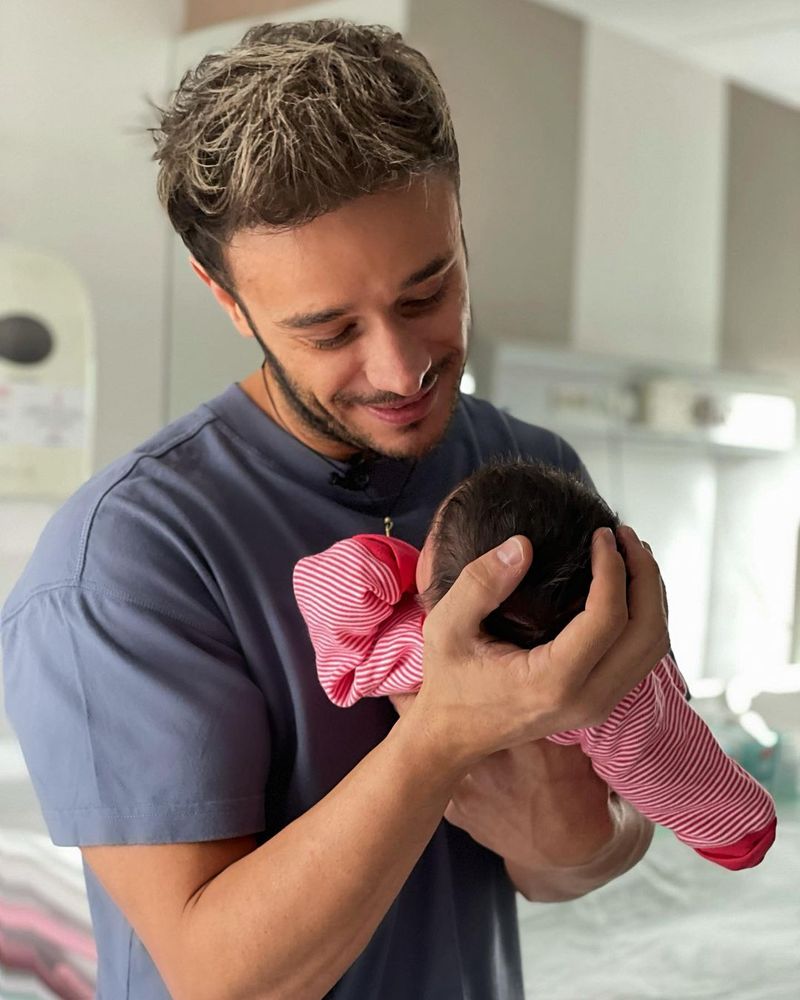 Fericire mare în familia lui Dima Trofim, fiica lui împlinește astăzi o lună! ”Suntem cei mai fericiți”
