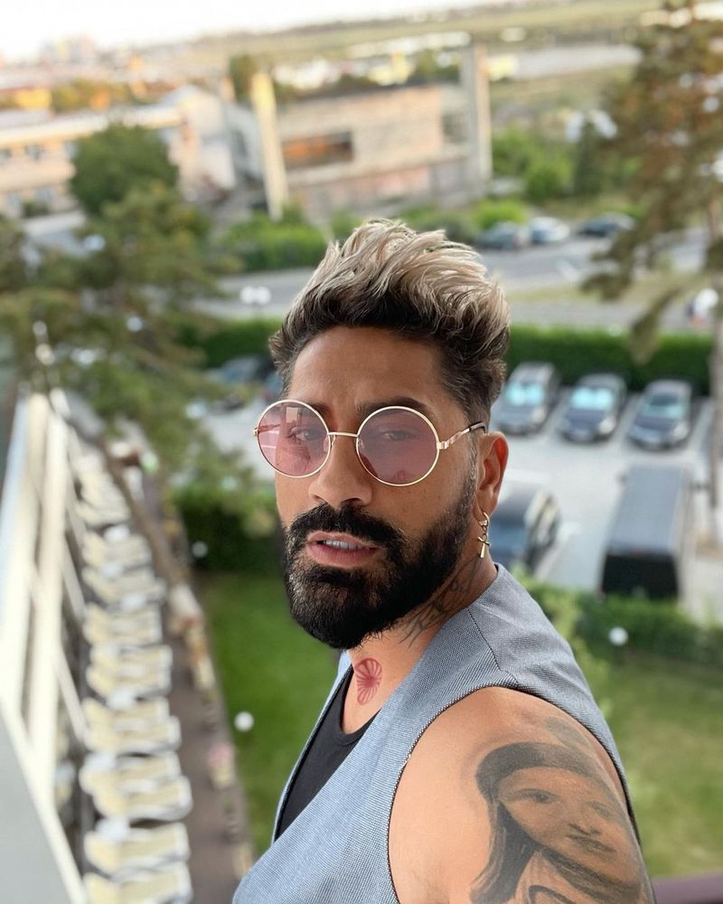 Connect-R declarație despre fetița lui Maya