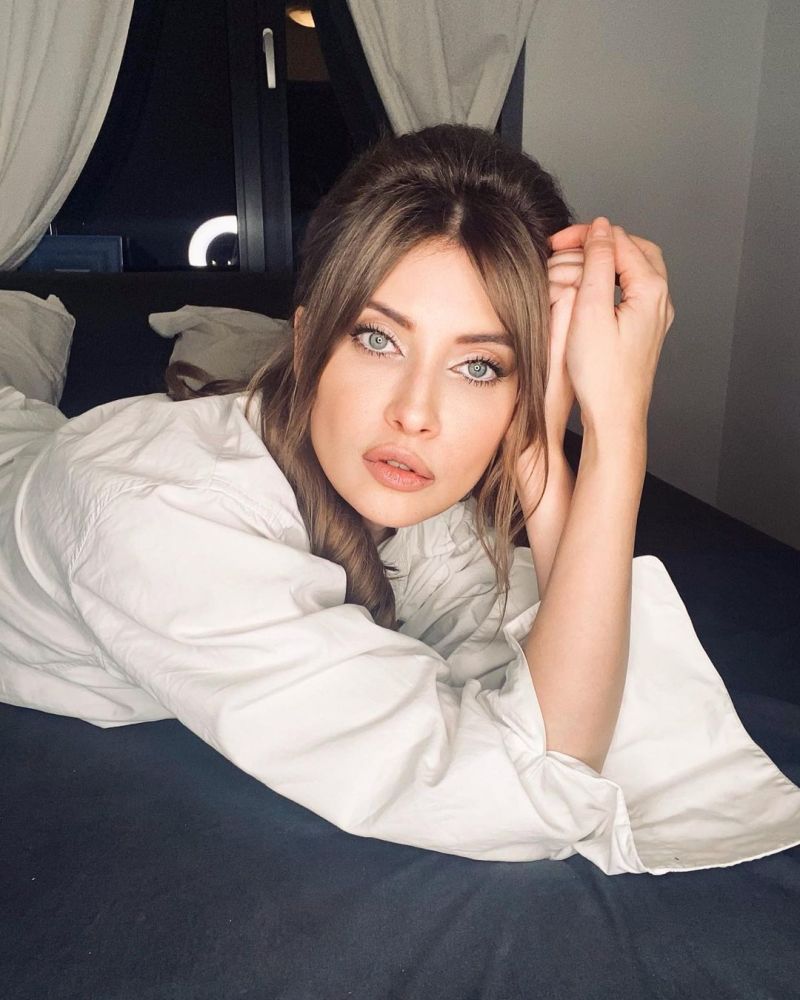 Iulia Albu a scăpat de problema căderii părului!