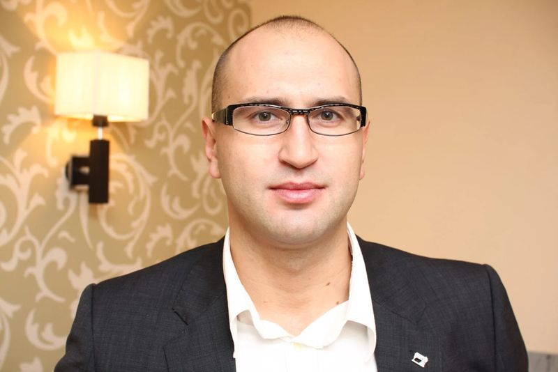 Adrian Stănescu și-a chemat fosta logodnică în instanță pentru încălcarea promisiunii de căsătorie