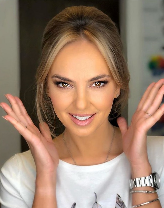 Roxana Ionescu, nașă la nunta lui George Hora!