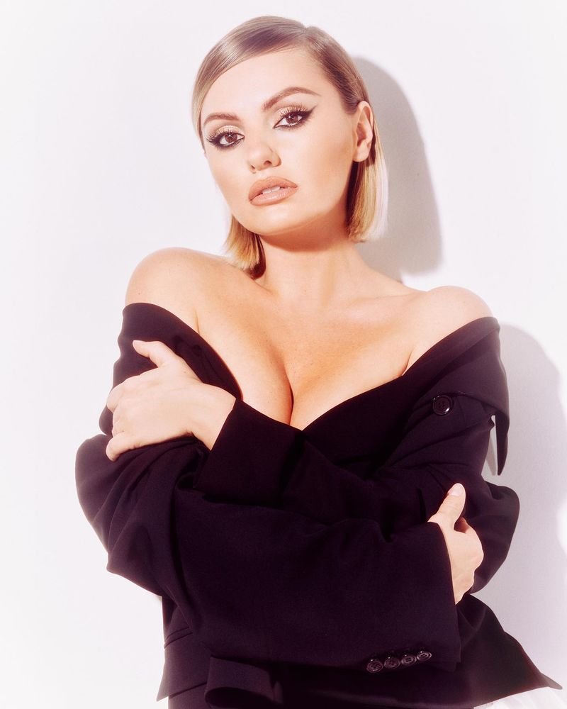 alexandra-stan-4.jpg