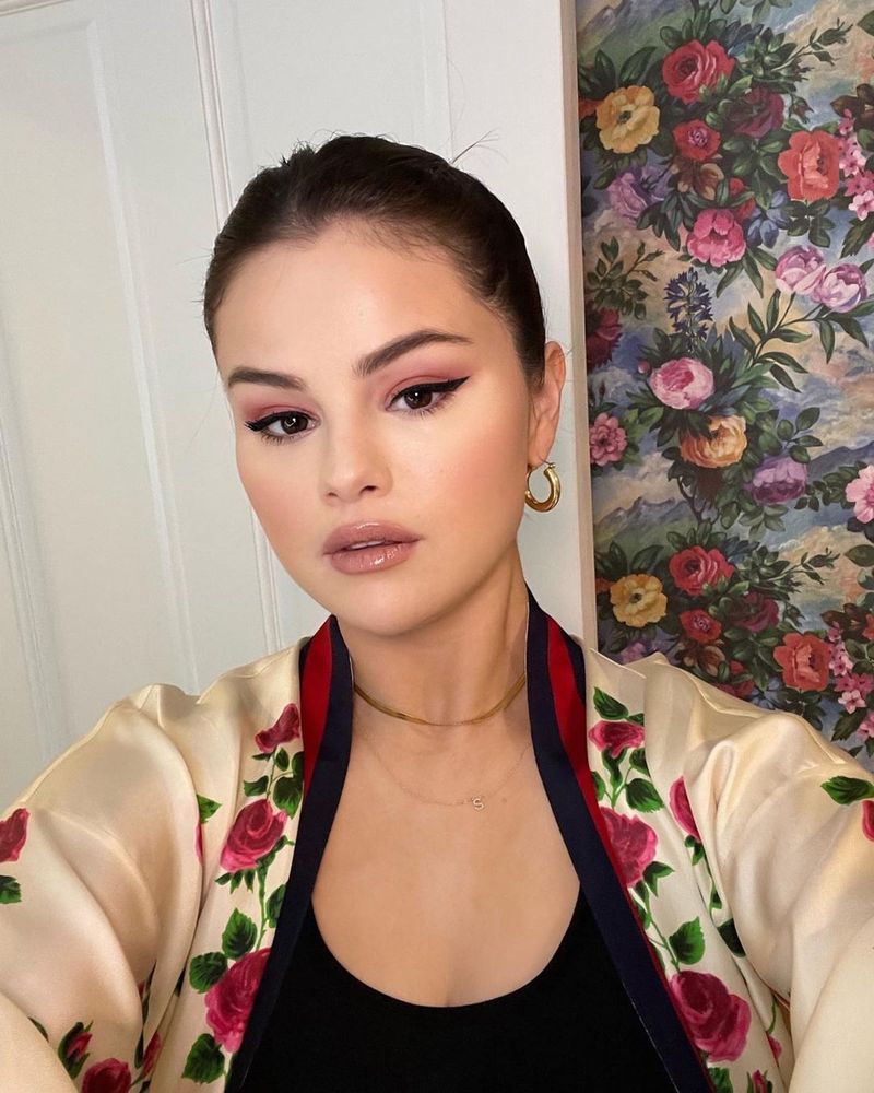 Selena Gomez stă cât mai departe de social media