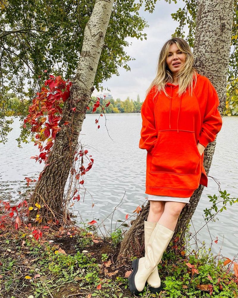 Gina Pistol Gina Pistol, abandonată de mama ei!