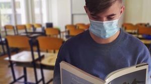 Când și cum vor da elevii tezele. Ministrul Educației anunță reguli noi: vor fi mai puține teze și vor avea o pondere mai mică în medie