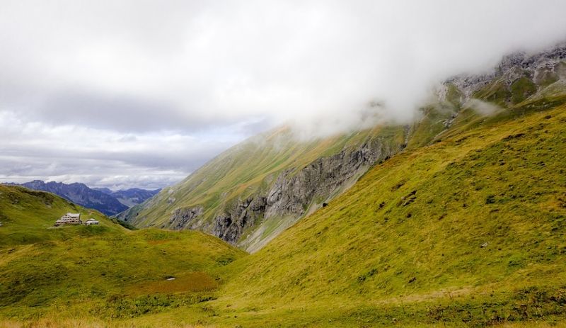 Prognoza meteo ANM 3 noiembrie 2021. Cum va fi vremea &icirc;n București, Oltenia, Transilvania, Dobrogea și restul regiunilor