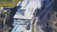 TOP 10 cele mai luxoase case de vedete. Angelina Jolie are un adevărat castel, dar stai să vezi ce are în curte Lionel Messi. Imagini fabuloase