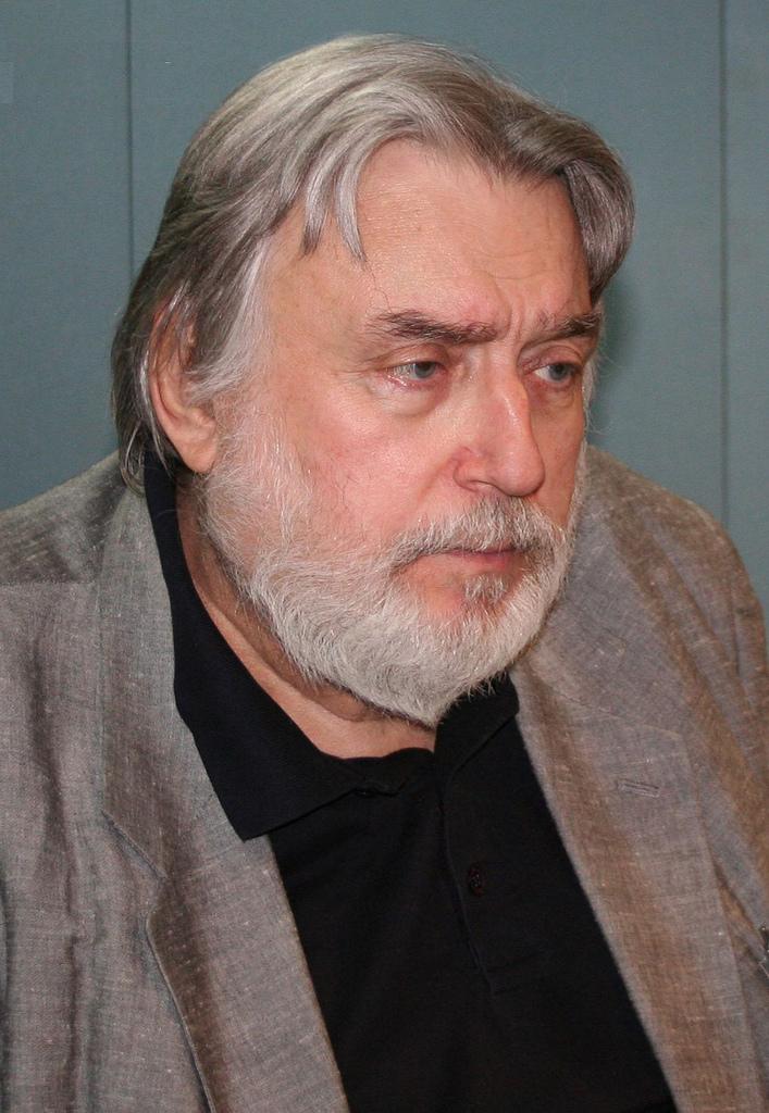 Astăzi se împlinesc 11 ani de la moartea lui Adrian Păunescu