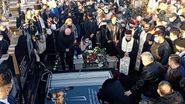 Surorile lui Petrică Mîțu Stoian, strigăte sfâșietoare, la mormântul artistului