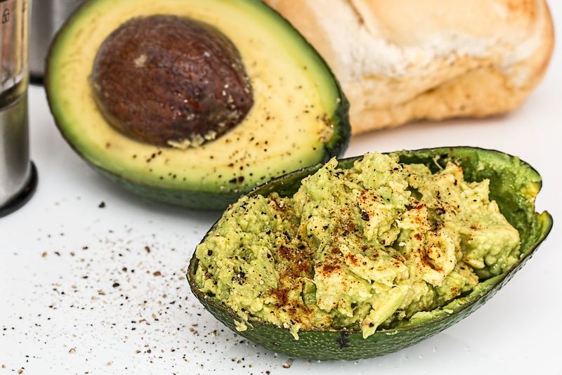 Cu ce se mănâncă avocado. 5 idei de preparare și servire