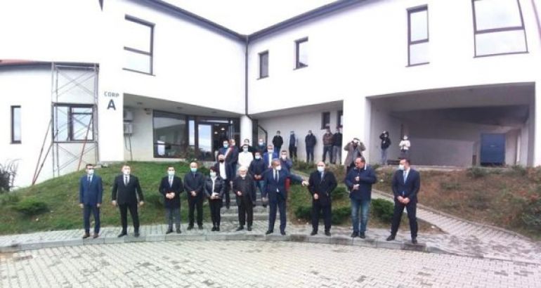Clinica la care s-a tratat Petrică M&icirc;țu Stoian a primit amenzi usturătoare de la DSP