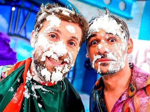 În cadrul emisiunii pe care Dani Oțil și Răzvan Simion o moderează, aceștia și-au adus aminte de peripețiile din copilărie