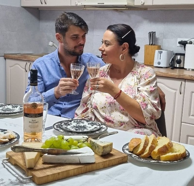 Oana Roman și Marius Elisei s-au împăcat la câteva luni de la despărțire