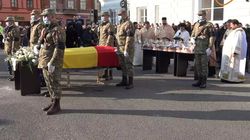 Benone Sinulescu a fost înmormântat astăzi la Arad cu onoruri militare! Sute de oameni l-au condus pe ultimul drum