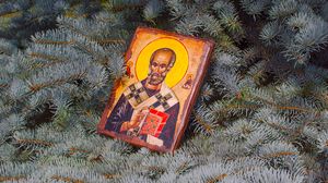 Sfântul Nicolae 2021. Ce este bine să dai de pomană pe 6 decembrie pentru sufletele celor adormiţi