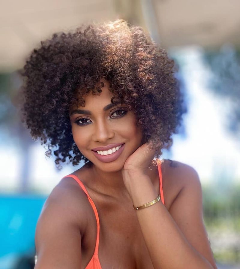 Ce a facut-o pe Laurrette să apleze la ajutorul autorităților?