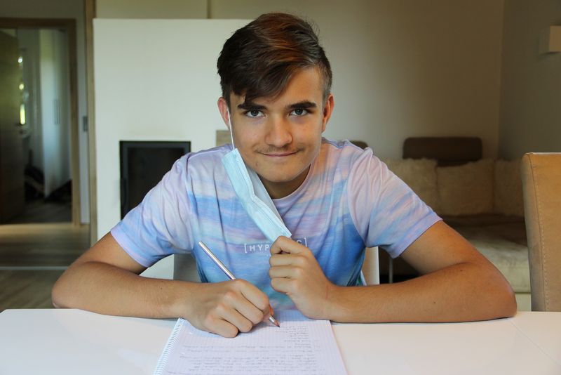 Ministrul Educației, Sorin Cîmpeanu, a anunțat 86 de elevi infectați