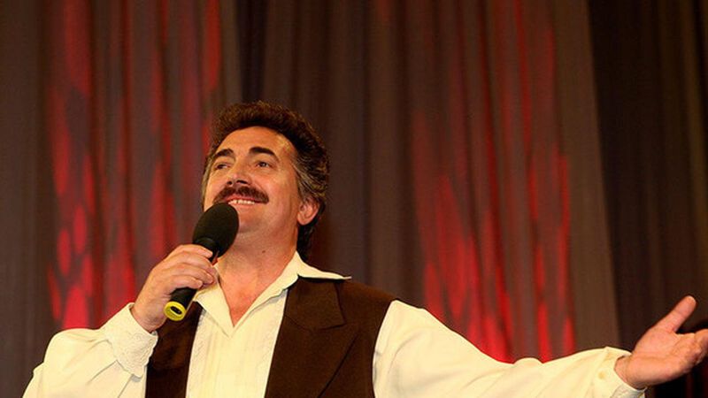 Petrica Mitu Stoian are sute de melodii lansate pe piață Petrica Mitu Stoian