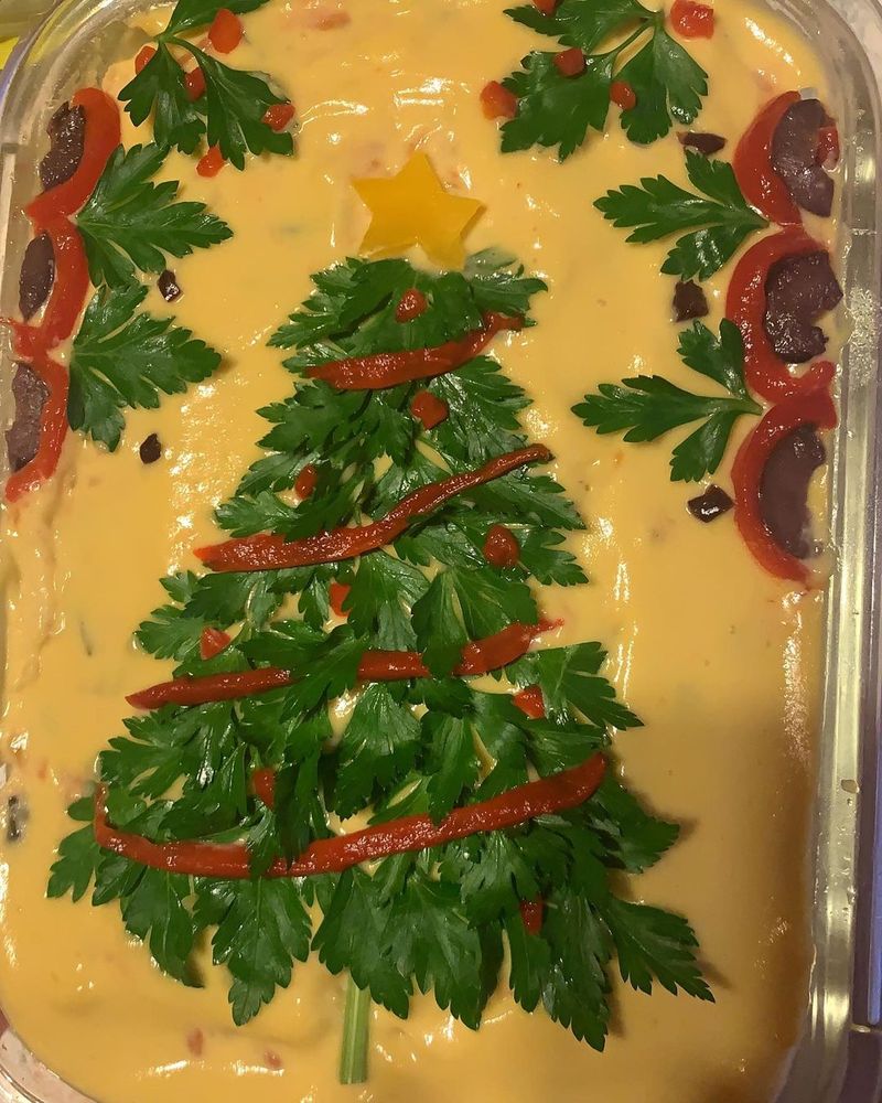 5 idei &icirc;ndrăznețe pentru ornarea salatei de boeuf de Crăciun