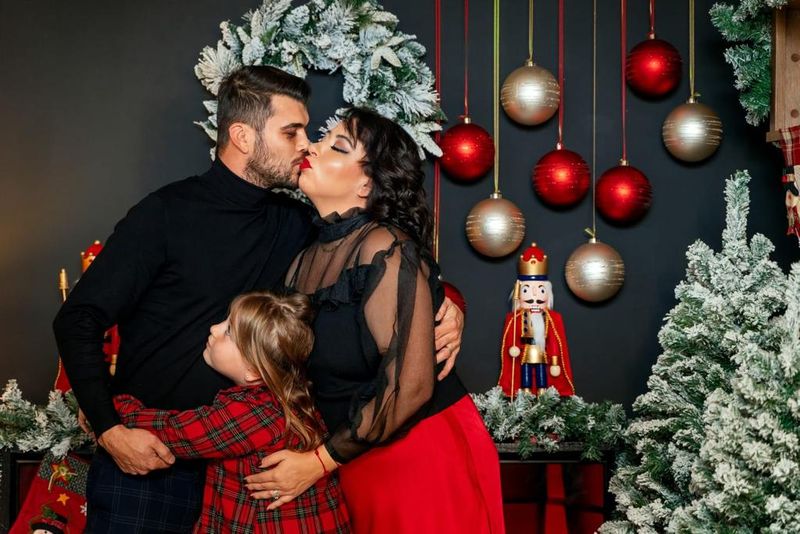 Oana Roman, Marius Elisei și Isabela