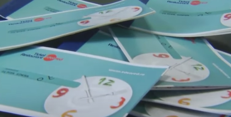 Tichete de Crăciun pentru pensionari! Cine beneficiază de programul social &quot;Alimente&quot; și cum poate intra în posesia bonurilor de masă