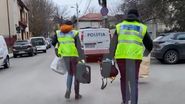 Saci întregi de probe au fost ridicați de polițiști