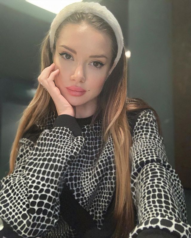 Cine este Otilia Bilionera