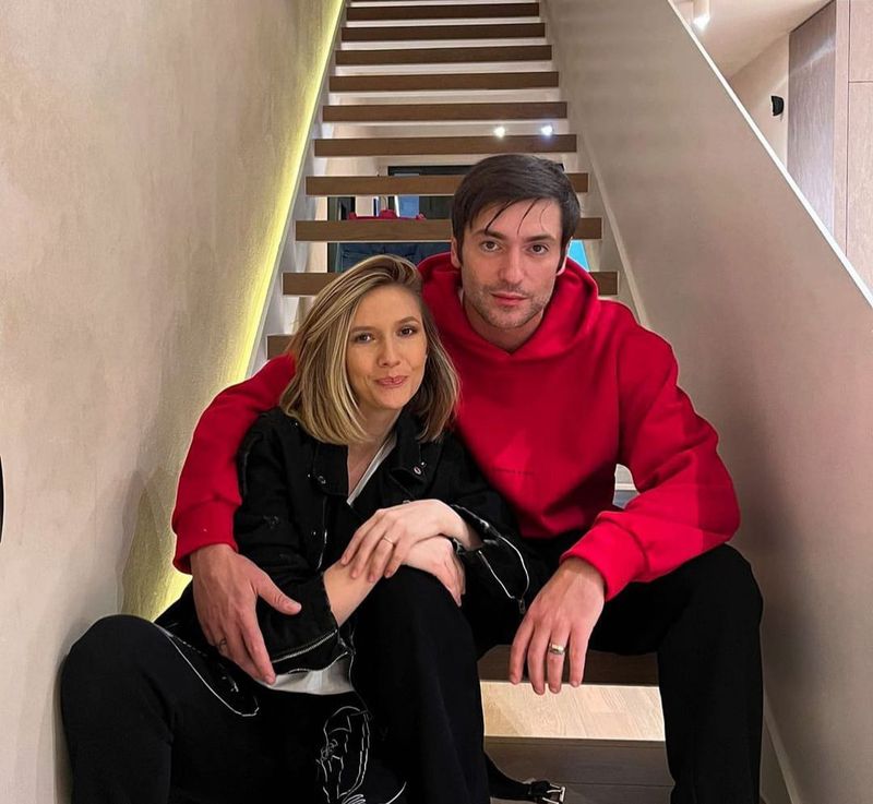 Radu V&acirc;lcan și Adela Popescu &icirc;și duc dorul