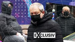 EXCLUSIV! „Busu” s-a blindat pentru iarnă! N-a așteptat limuzina ca să scape de frigul de afară, ci s-a cuibărit pe o bancă din stație de tramvai. Imagini de colecție