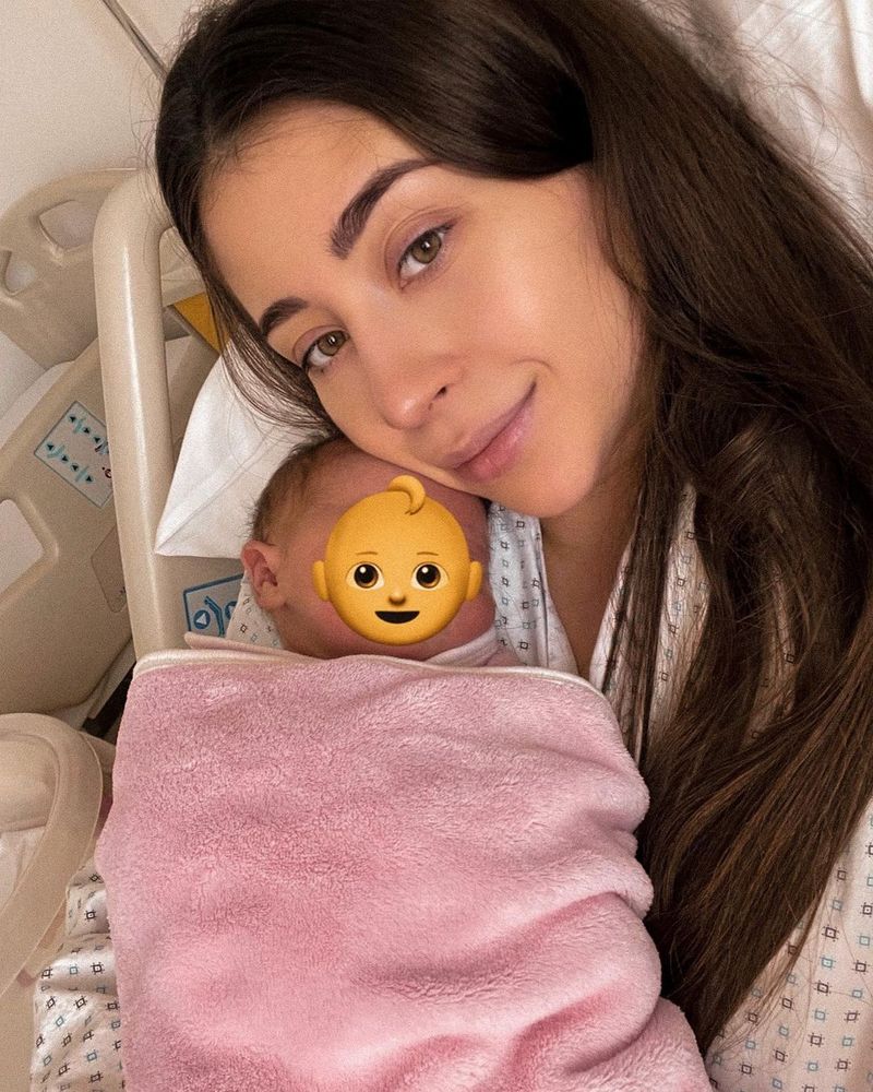 5 vedete care au născut &icirc;n 2021. Cine sunt celebritățile care și-au &icirc;ntregit familiile