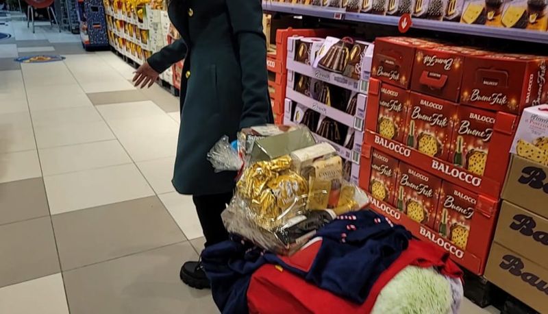 Bianca și Cristian Comănici, la pas prin mall, pentru alegerea darurilor de sărbători