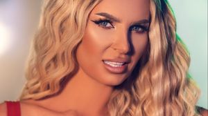 Andreea Bănică, pregătită să-i facă o vizitiă medicului estetician!