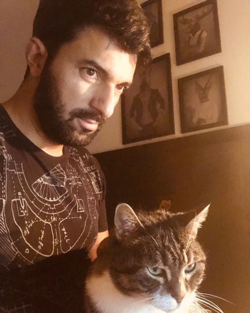 Engin Akyürek, actorul care interpretează rolul lui Sancar în &quot;Fiica ambasadorului&quot;